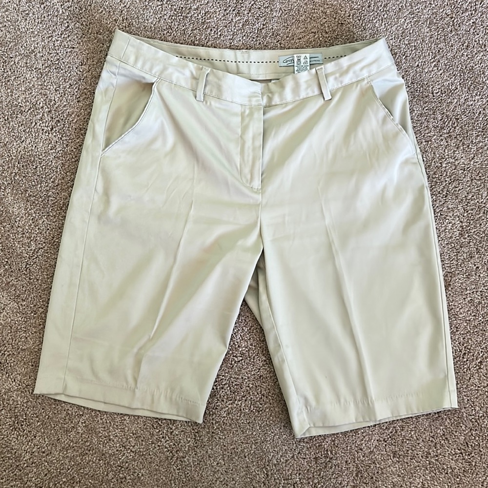 GREG NORMAN GOLF SHORTS